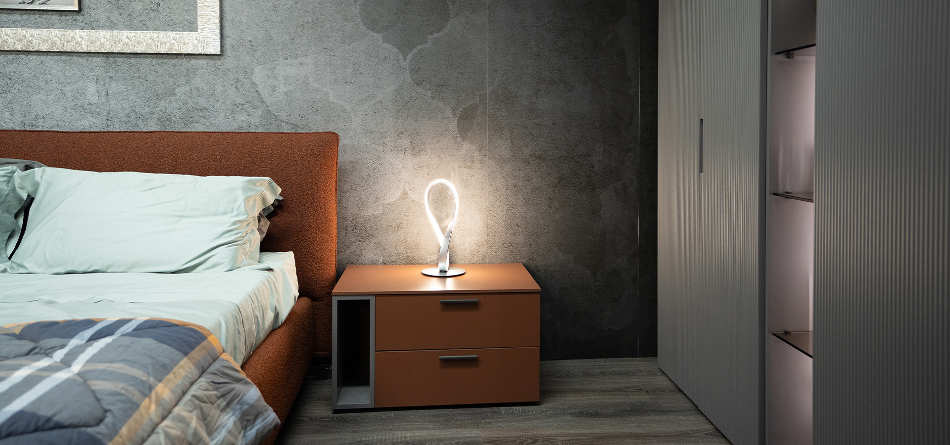 camera-cabina-angolare-header-notte-ASTA-LAB-m.jpg