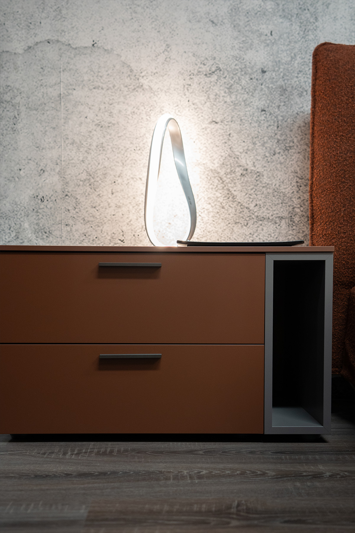 camera-cabina-angolare-zona-notte-asta-lab-luci.jpg