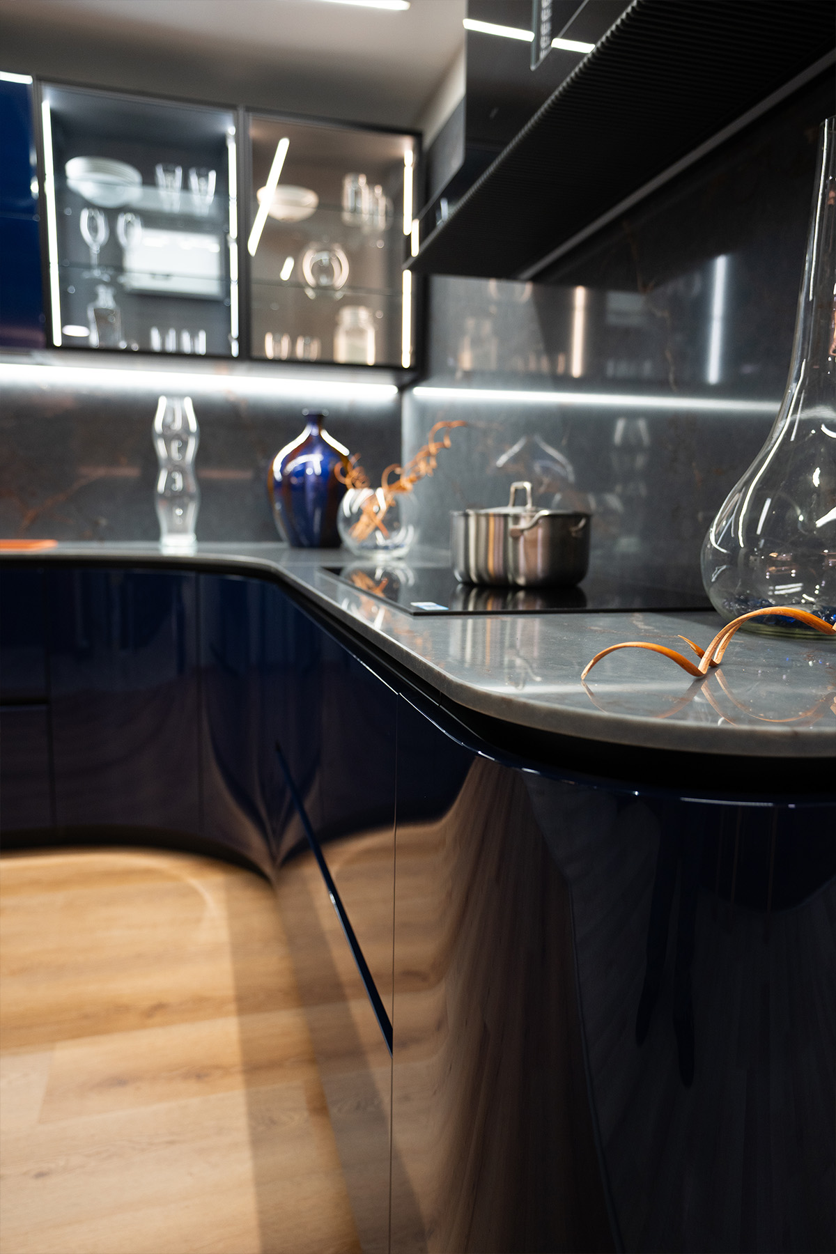cucina-blu-angoli-arrotondati.jpg