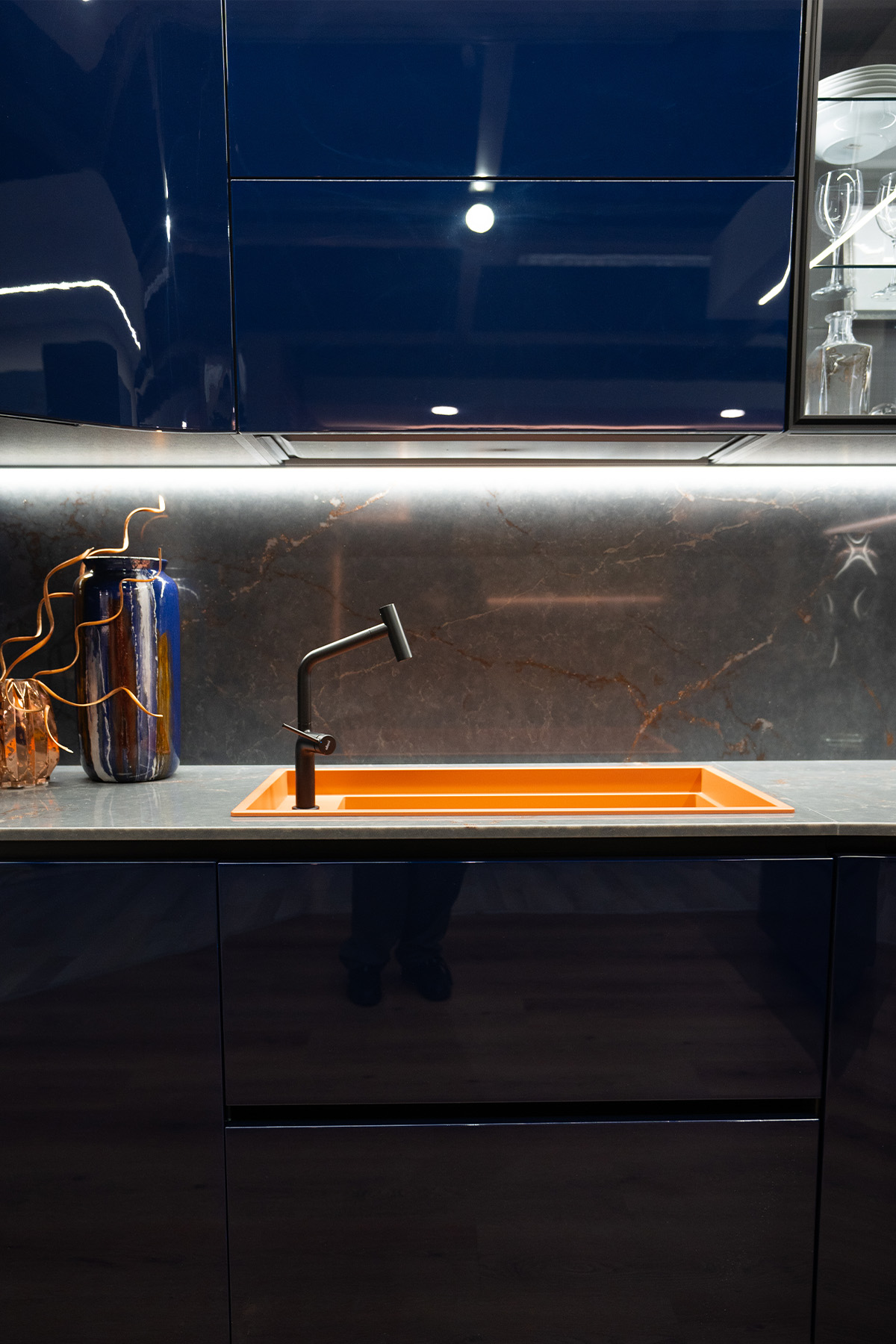cucina-lavello-arancione.jpg
