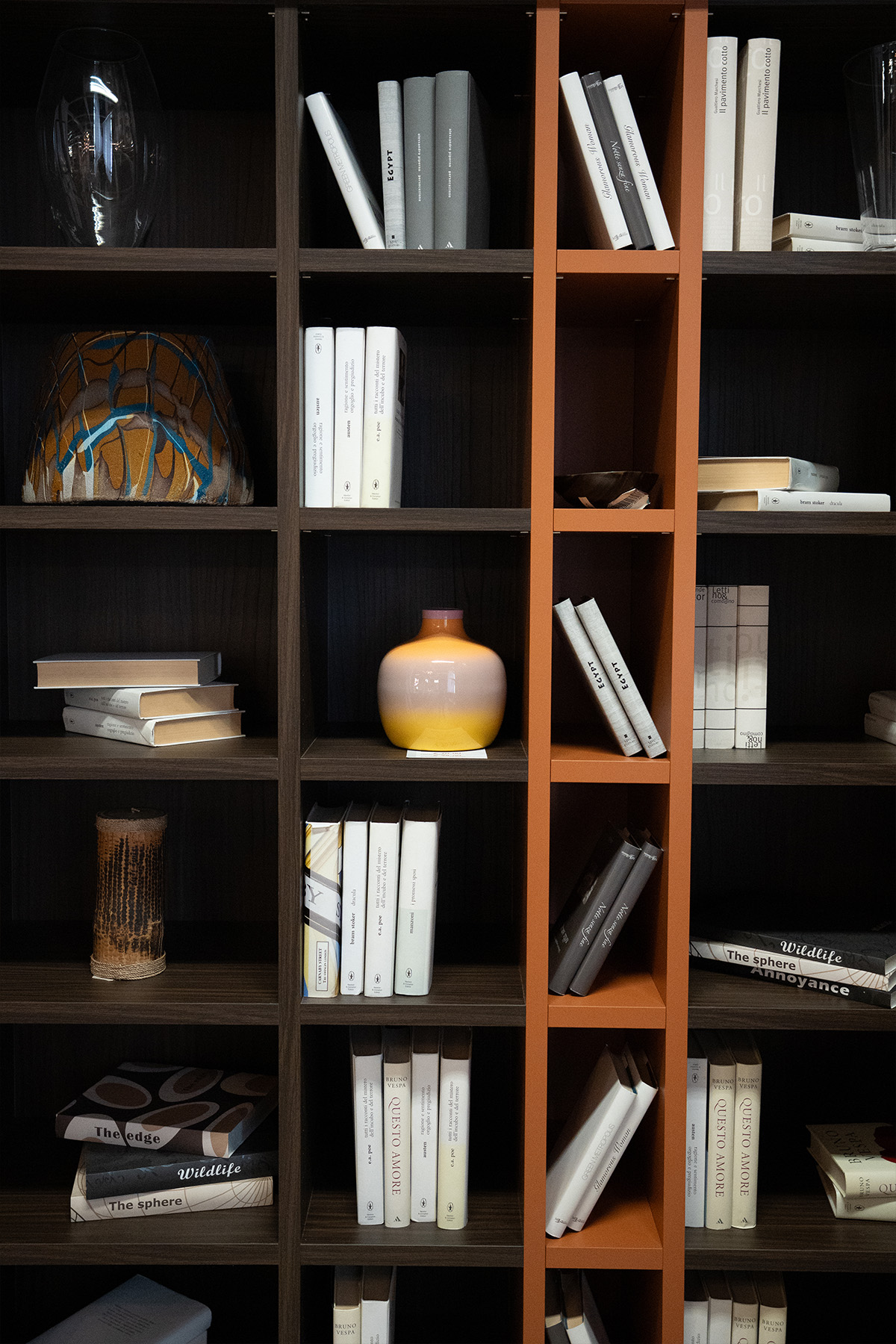 astalab-zona-giorno-libreria-dettaglio-libreria.jpg